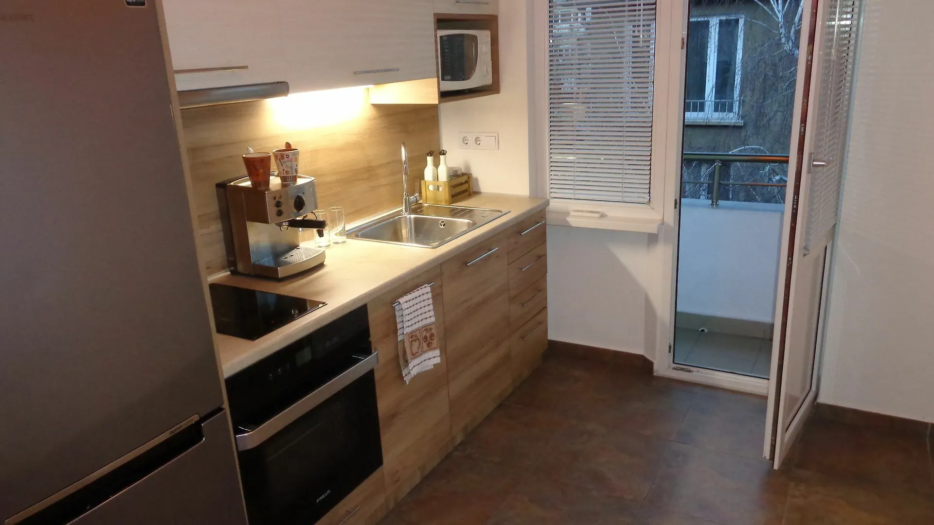 Sofia Central Apartment 0*,